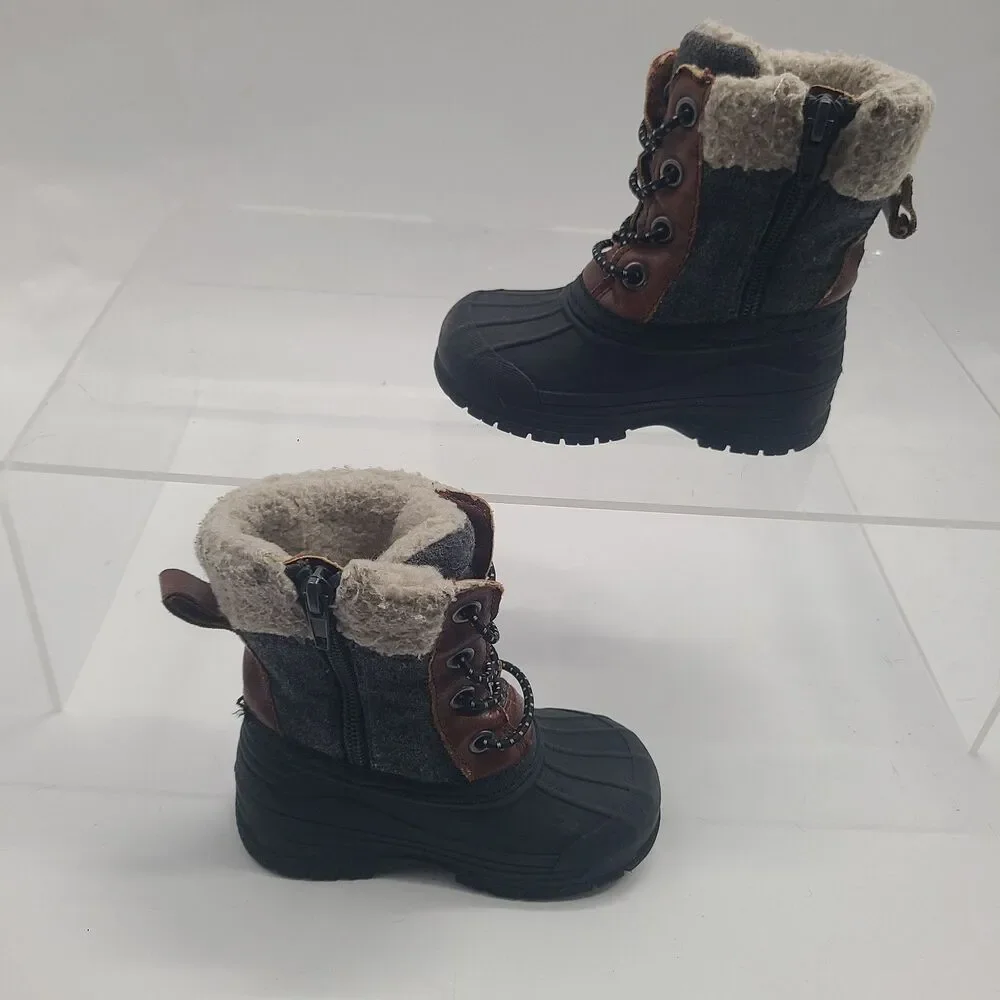 Oshkosh B’gosh Boys Snow Winter Boots Size 5 M Side Zipper Closure